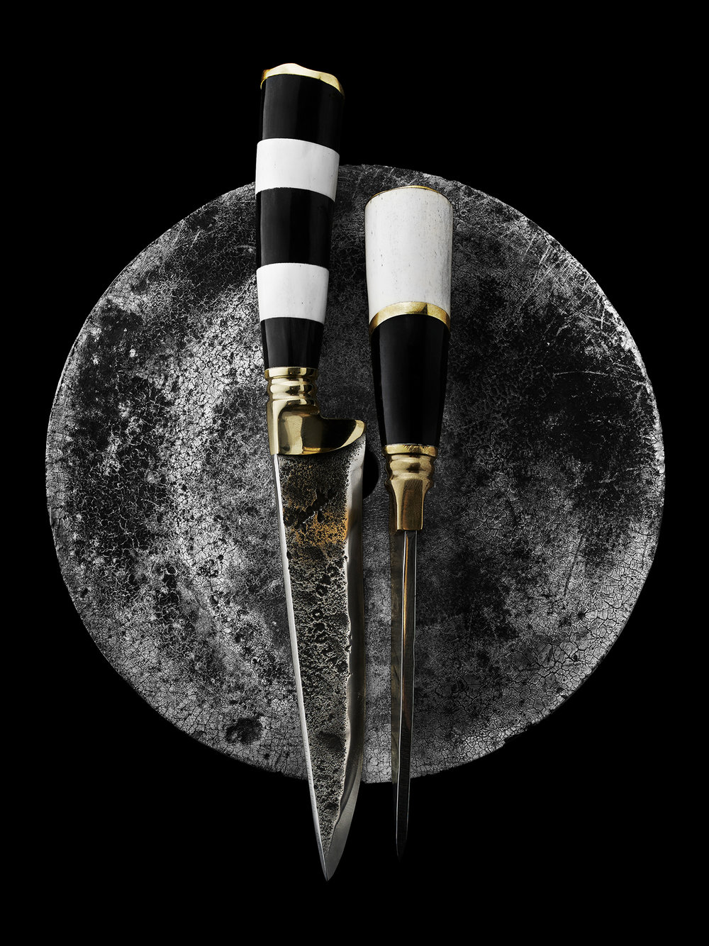 knives-on-black-4.jpg